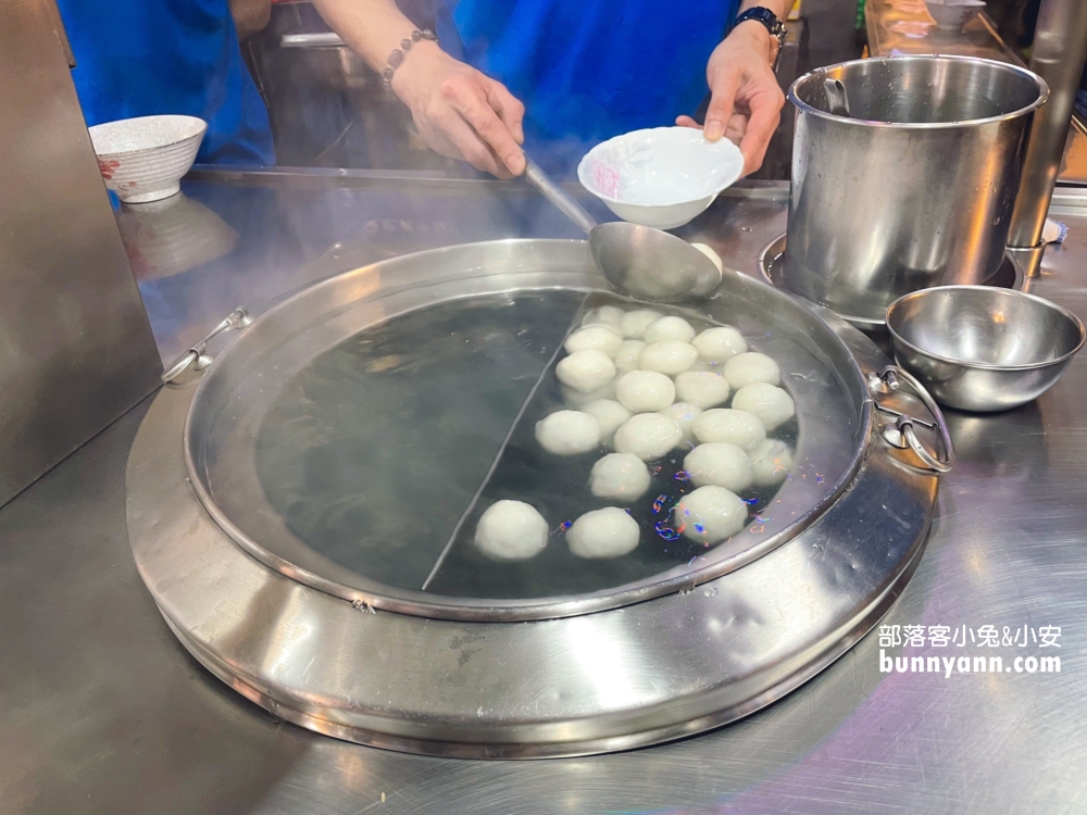 愛四路「全家福元宵」酒釀芝麻湯圓風味獨具，逾50年老店還可外帶生湯圓。