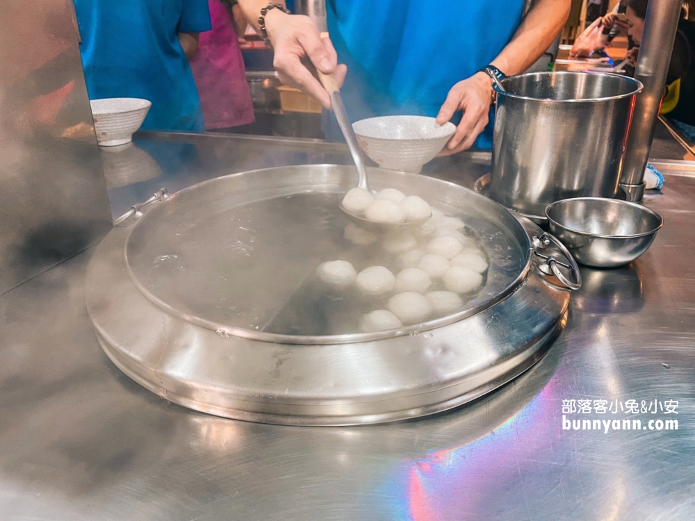 愛四路「全家福元宵」酒釀芝麻湯圓風味獨具，逾50年老店還可外帶生湯圓。