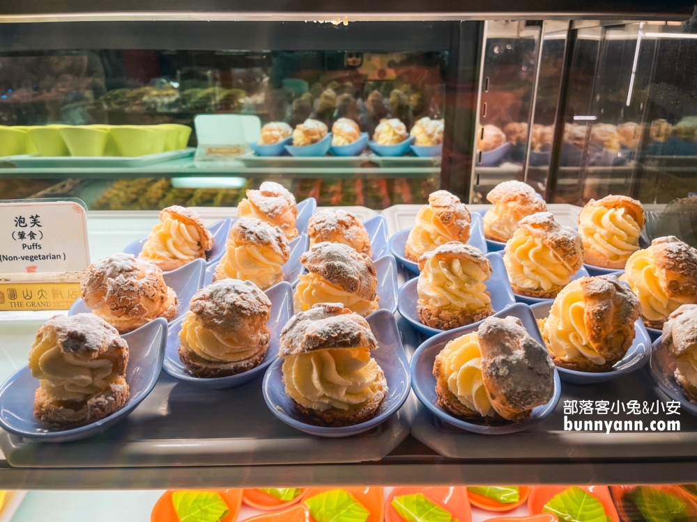 台北推薦「圓山大飯店松鶴廳」物超所值自助餐，清蒸三點蟹超好吃。