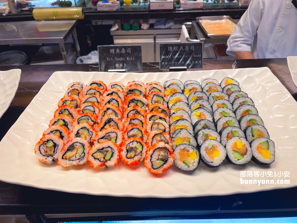 台北推薦「圓山大飯店松鶴廳」物超所值自助餐，清蒸三點蟹超好吃。