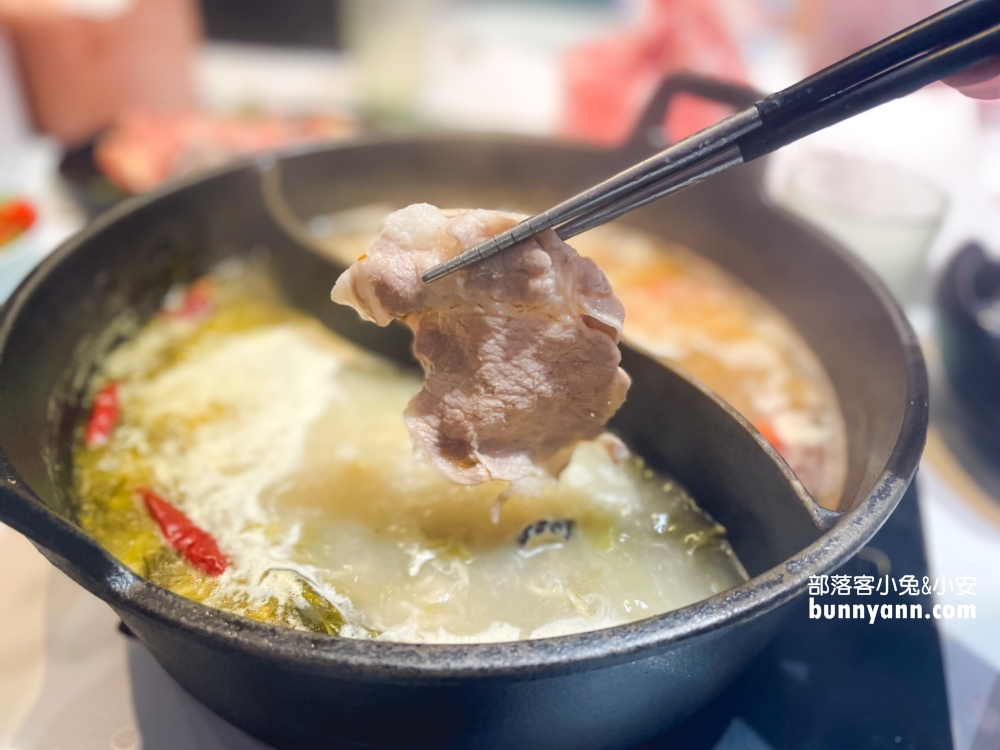 肉多多火鍋 台北西門店，最低349元起享受40多種的自助吧吃到飽，連續三年網路聲量與好感度第一名。