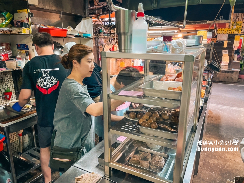 松山區美食【李家良友牛肉麵】隱藏在市場內有冷氣的牛肉麵店