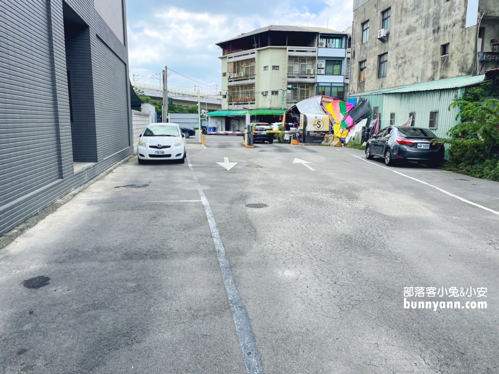 台中南天宮關聖帝君停車場