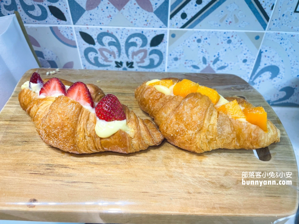 中和麵包店推薦：安太座烘焙坊，在地人深愛的蔥麵包跟蛋黃酥這裡買