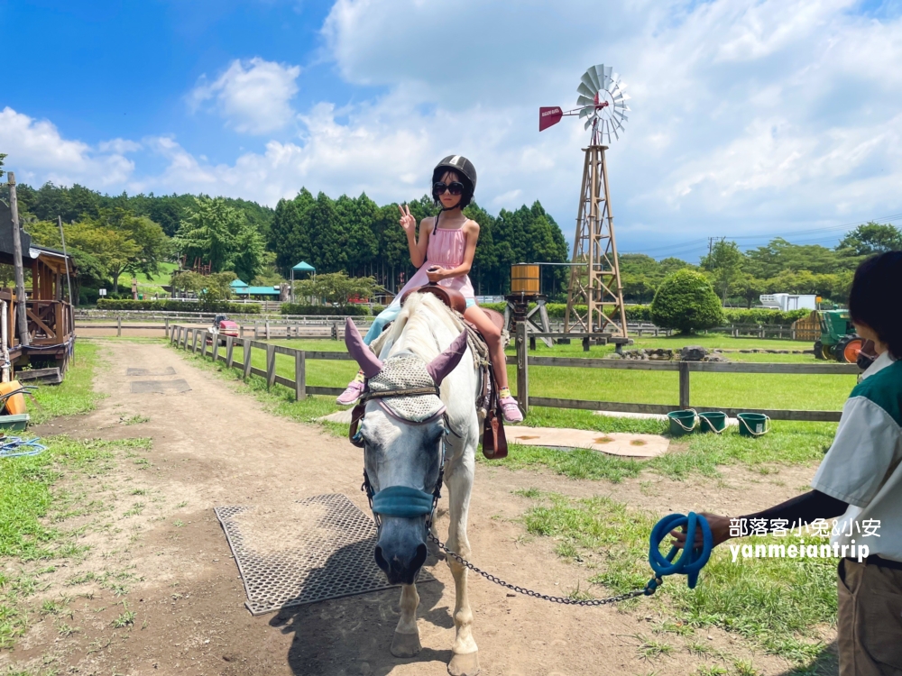 【富士山親子打卡推薦】暢遊馬飼野牧場、羅森便利店、河口湖餵天鵝一日遊