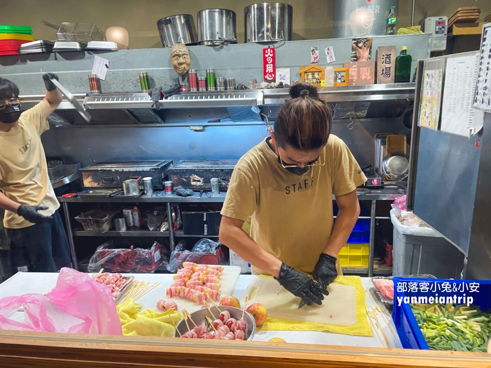 【路邊烤肉蘭礁店】居酒屋風格烤肉攤，大口吃肉加喝酒來這！