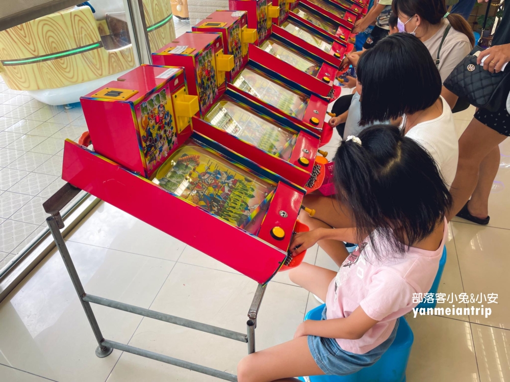 嘉義中埔【萌寵村親子樂園】暢遊十幾種無動力設施，餵動物真有趣