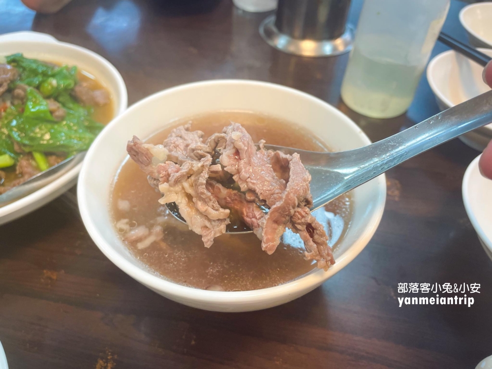 【億哥牛肉湯】南紡旁24小時的激推牛肉湯店，Google4.1星、超過一萬則評論