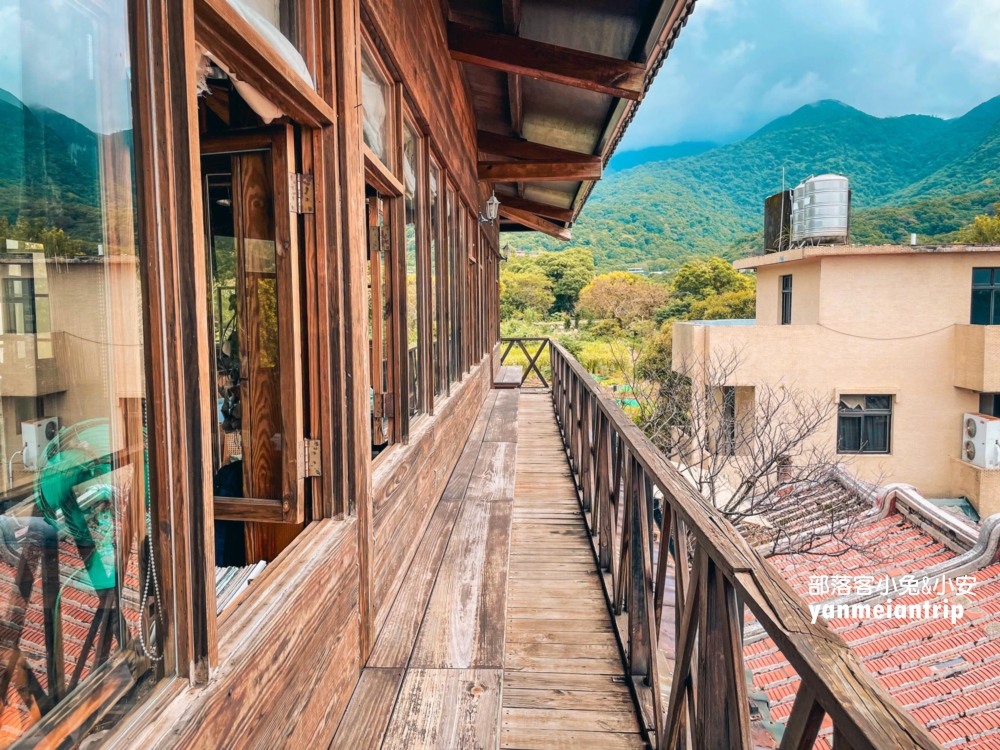 石牆仔內咖啡館，藏在百年三合院內的文青系咖啡廳，土雞好吃必點