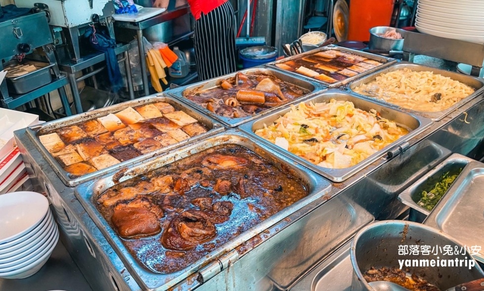 網站近期文章：【阿里山火雞肉飯】外觀不起眼卻是好吃的雞肉飯與滷豬腳