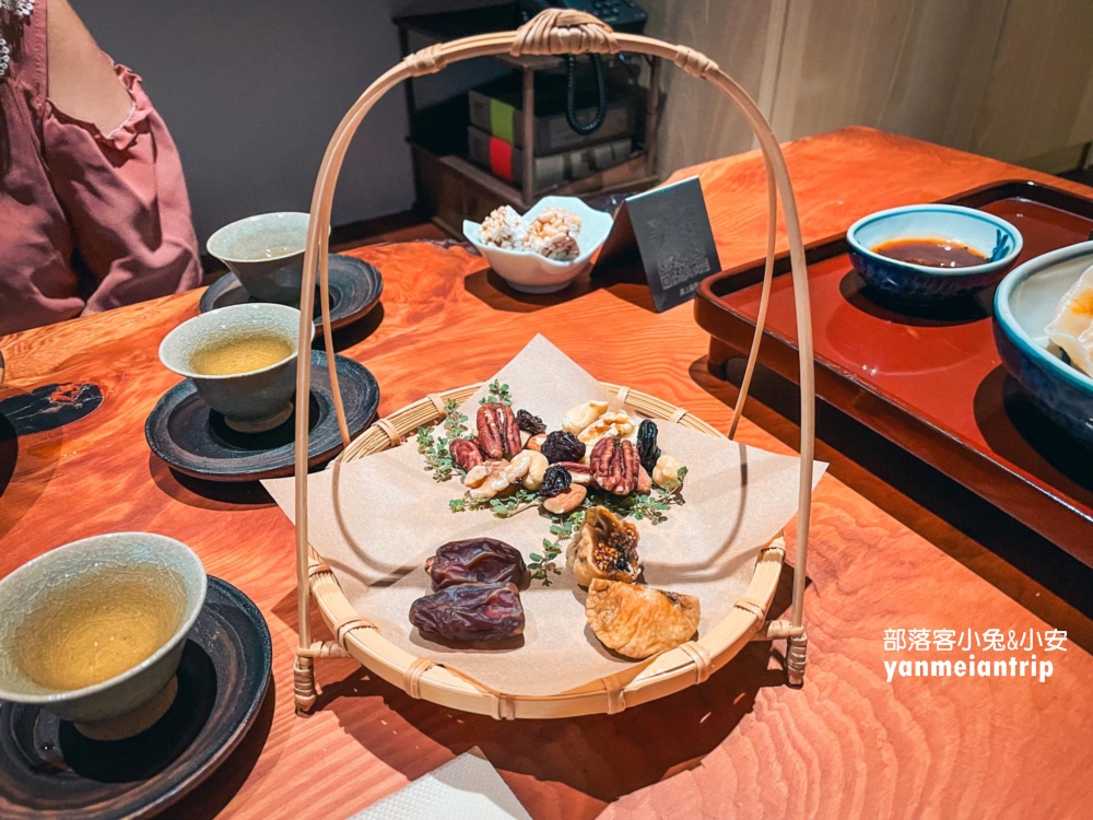 【日光山茶屋】礁溪白色系茶館！IG熱門茶屋打卡，日式榻榻米包廂真美