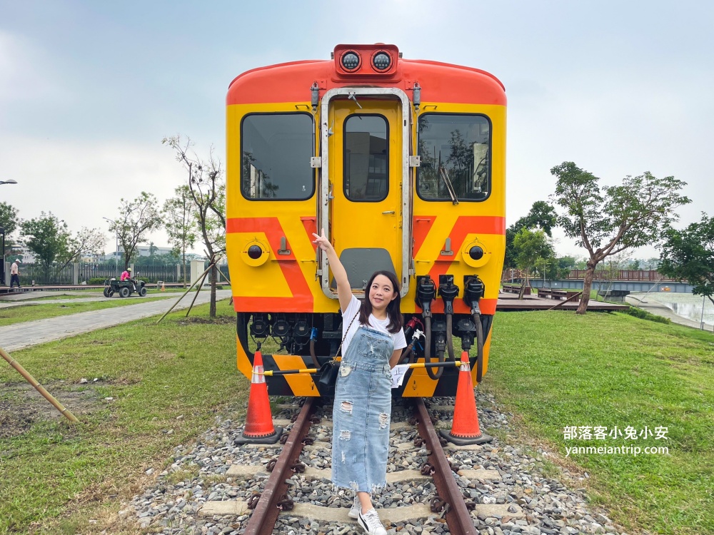 屏東「潮州鐵道園區」有好多火車可以拍照，玻璃天空步道更是好拍