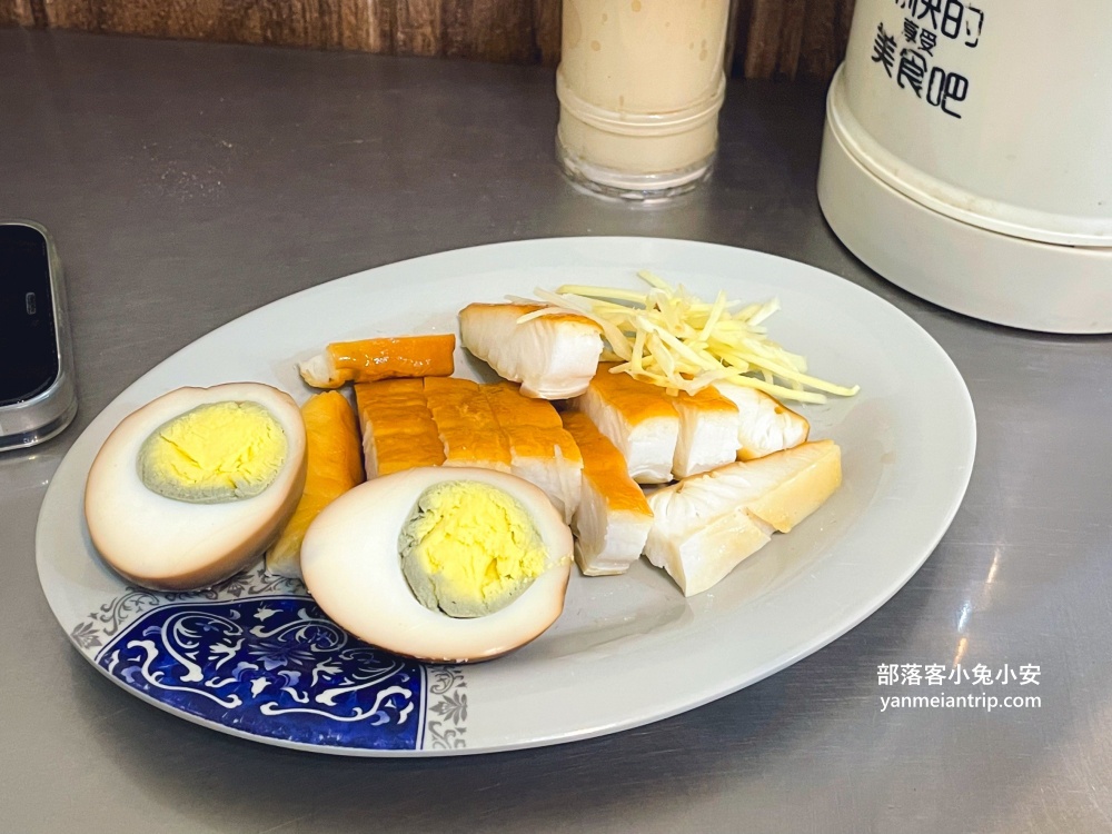 【蘇家米苔目】七堵市場裡生意很好的店家，用餐時間幾乎座無虛席