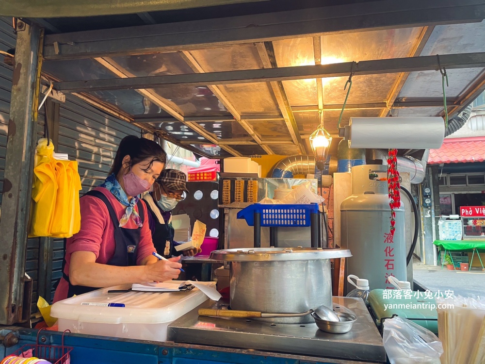 【昱程臭豆腐】公館人的童年美食，不管內用還外帶都要等半小時以上