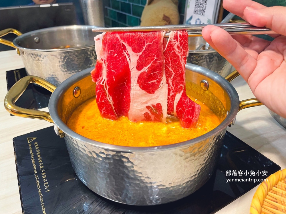 桃園【鍋泰暖桃園中壢店】泰式南洋鍋物，近30種食材自助吧無限吃到飽！