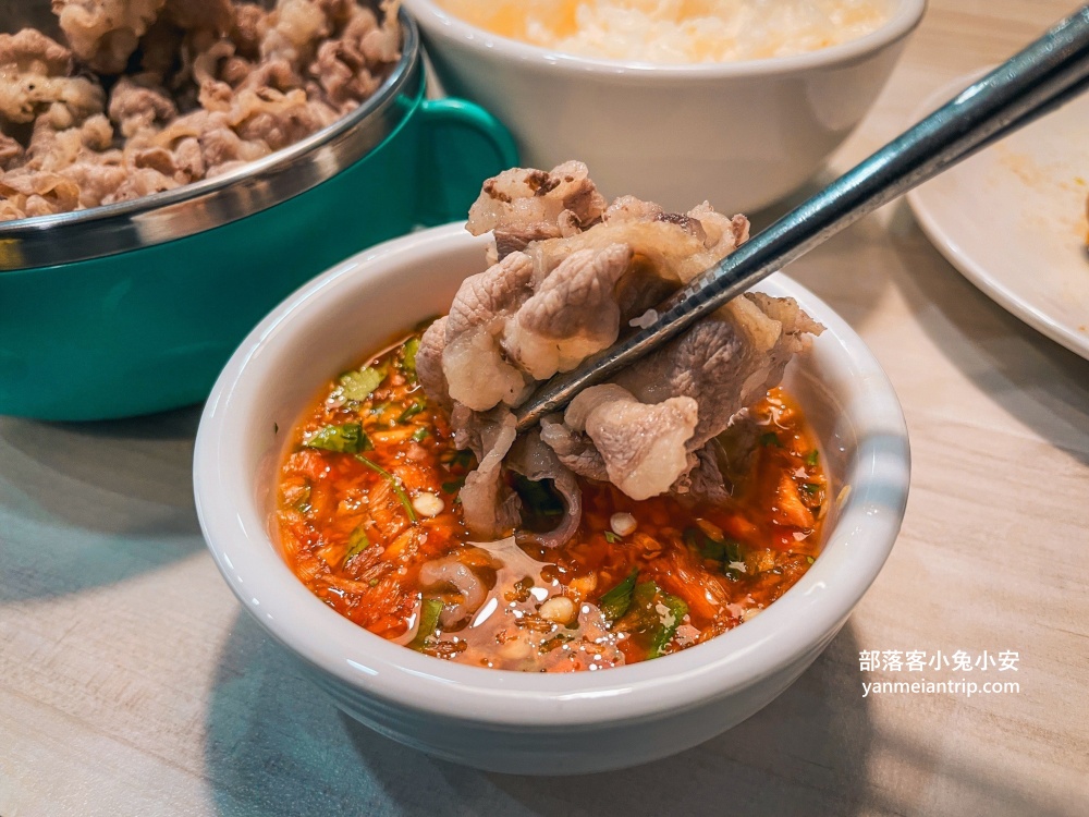 桃園【鍋泰暖桃園中壢店】泰式南洋鍋物，近30種食材自助吧無限吃到飽！