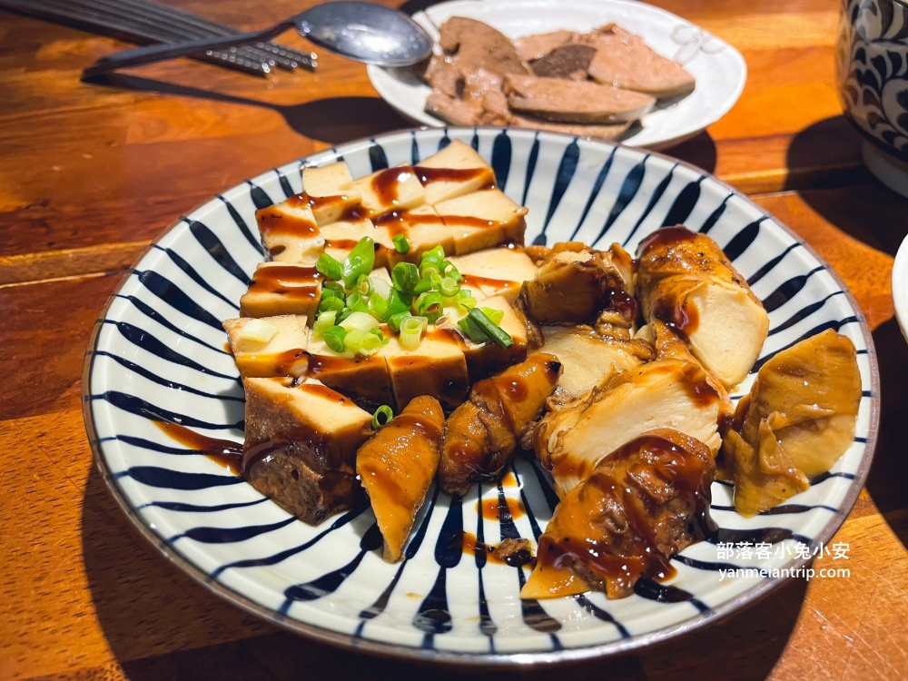 宜蘭《大方食坊》自己做的大方醬油來烹飪美味佳餚，粉肝及台灣滷肉飯好好吃!!