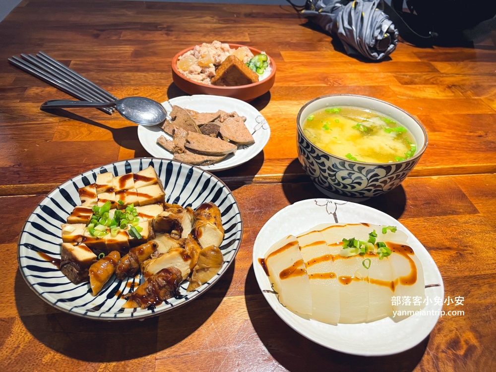 宜蘭《大方食坊》自己做的大方醬油來烹飪美味佳餚，粉肝及台灣滷肉飯好好吃!!