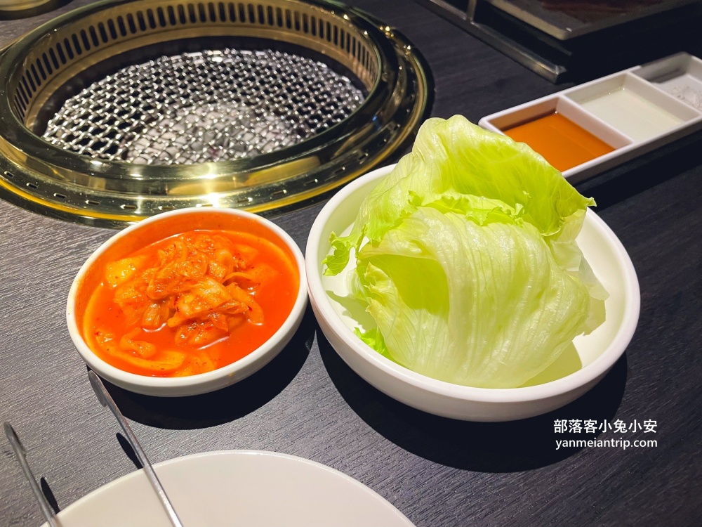 茶六燒肉堂》中清店唯美用餐環境真加分，肉的品質維持很棒(菜色介紹)