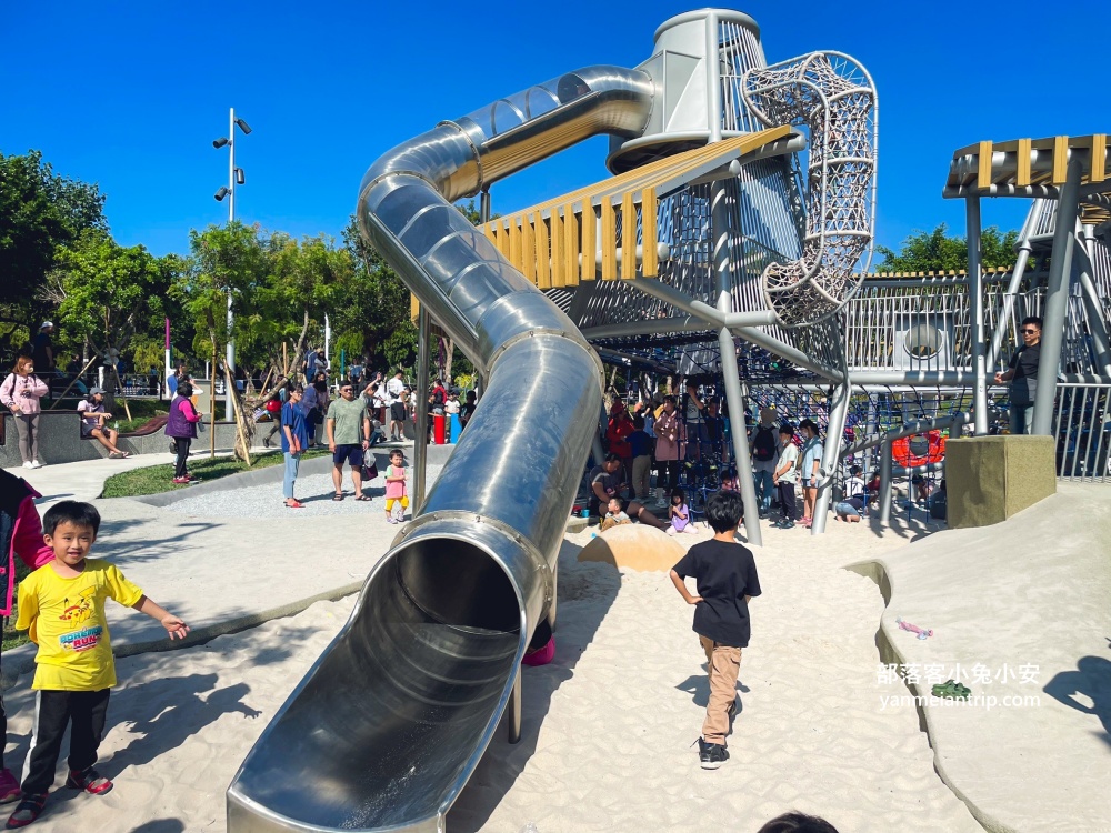 中央公園飛行美樂地，人山人海的親子公園，谷歌評論卻負評頗多的！