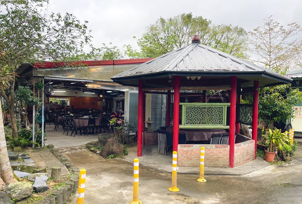 網站近期文章：📍深坑美食~大團園景觀餐廳，看似不起眼卻是好吃的土雞餐廳