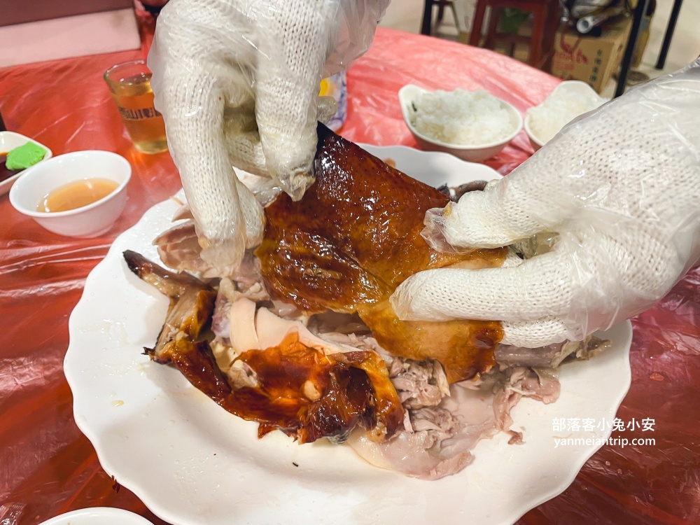 基隆古早風味甕仔雞麥金店，巷子內的脆皮烤雞，假日沒預訂吃不到