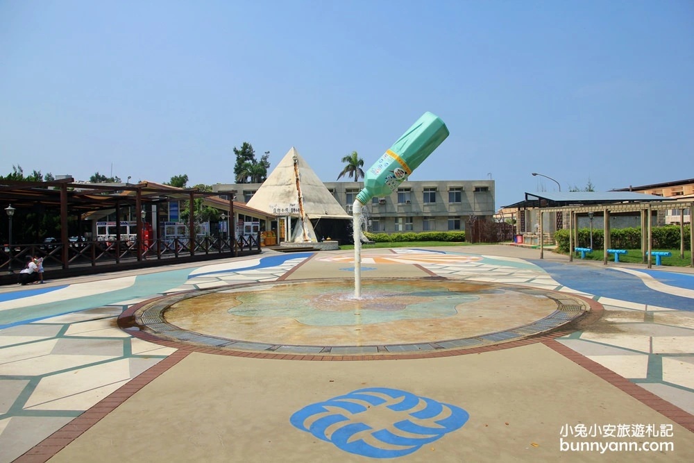 臺鹽通霄觀光園區(鹽來館)，擁有海洋溫泉足湯的鹽巴觀光工廠