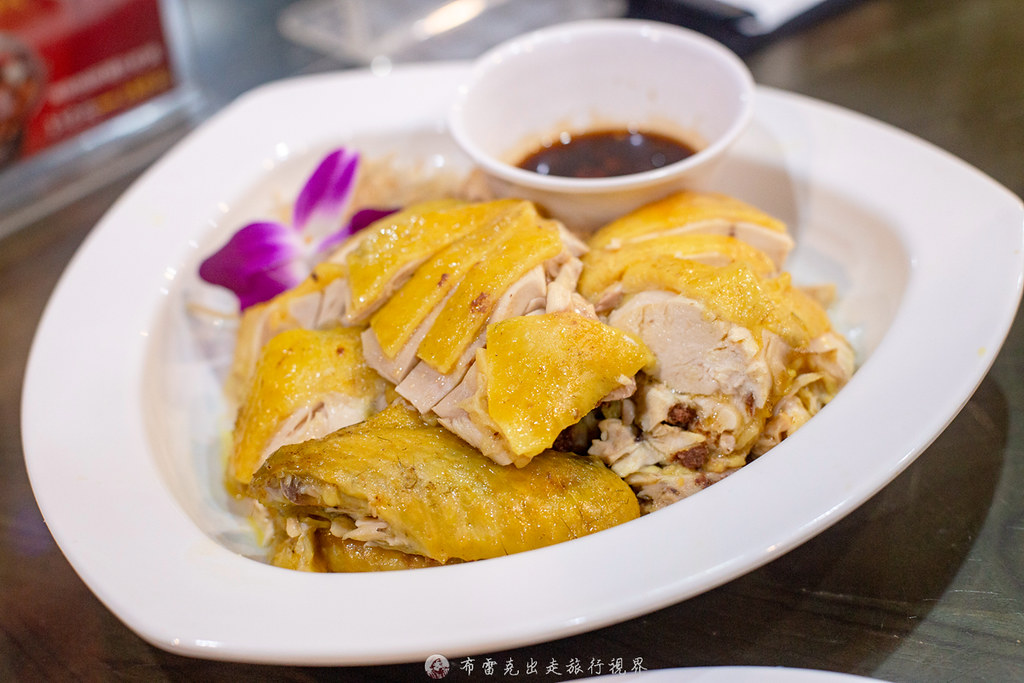 深坑必吃【古早厝臭豆腐】平日中午也客滿的高評價臭豆腐店，麻辣鴨血臭豆腐必點來吃