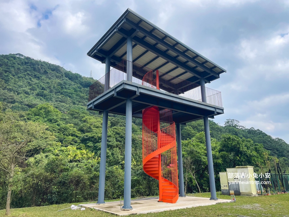 萬里【亮山川休閒農場】探索森林彩色鋼構步道，餐廳必點、門票購買攻略