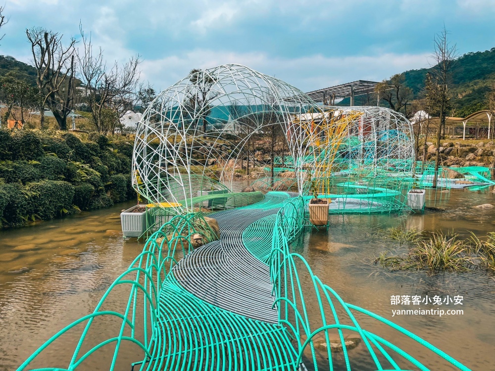 萬里【亮山川休閒農場】探索森林彩色鋼構步道，餐廳必點、門票購買攻略