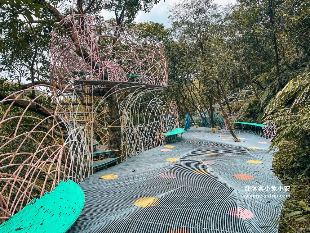 萬里【亮山川休閒農場】探索森林彩色鋼構步道，餐廳必點、門票購買攻略