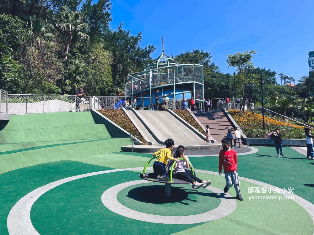 基隆【希望之丘親子遊戲場】提供小朋友玩樂的信二路防空洞公園