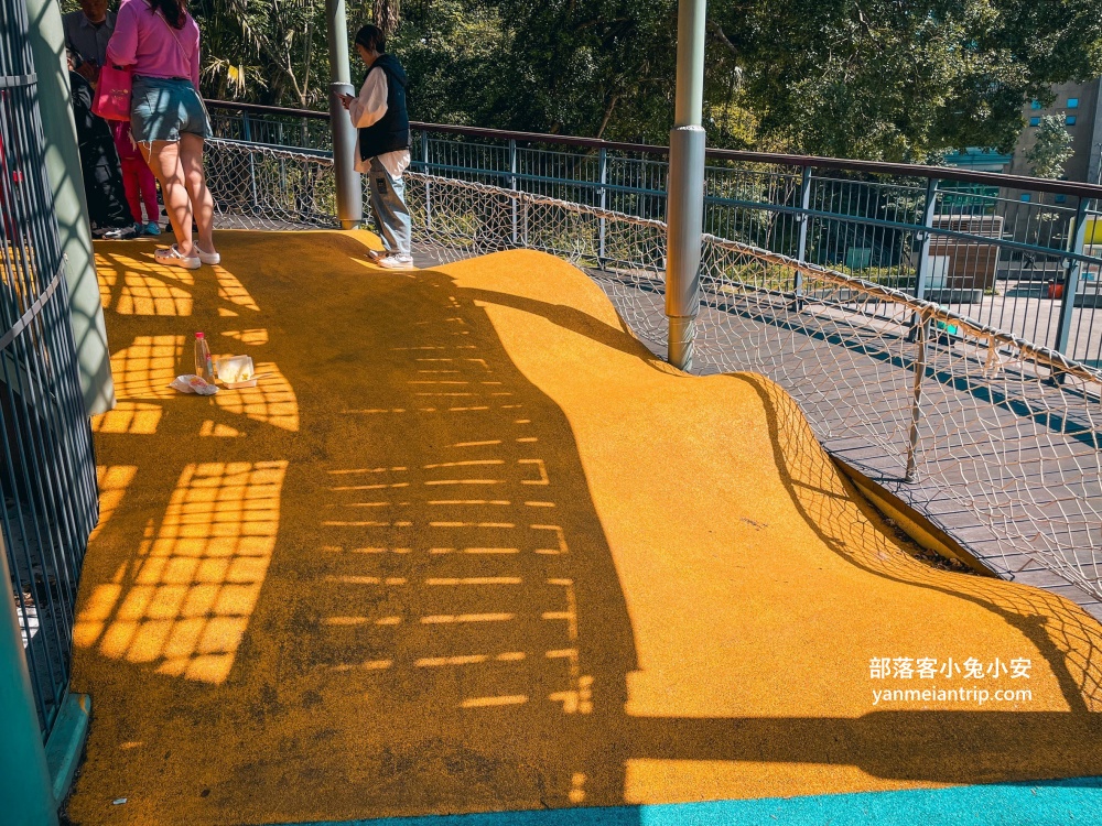 基隆【希望之丘親子遊戲場】提供小朋友玩樂的信二路防空洞公園