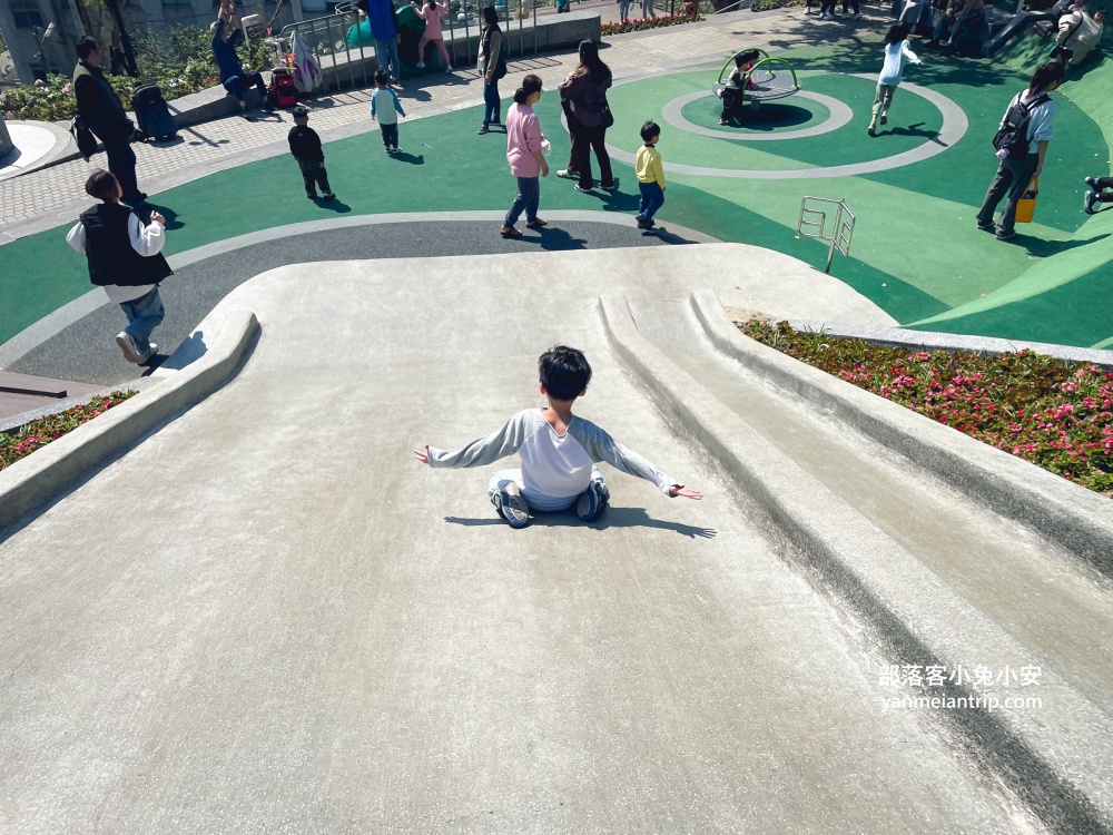 基隆【希望之丘親子遊戲場】提供小朋友玩樂的信二路防空洞公園