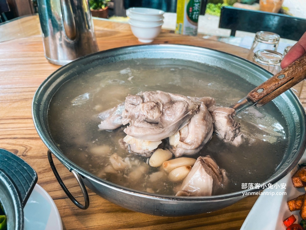 五股美食【碧瑤山莊庭園餐廳】有賣好吃白斬雞的平價木屋餐廳