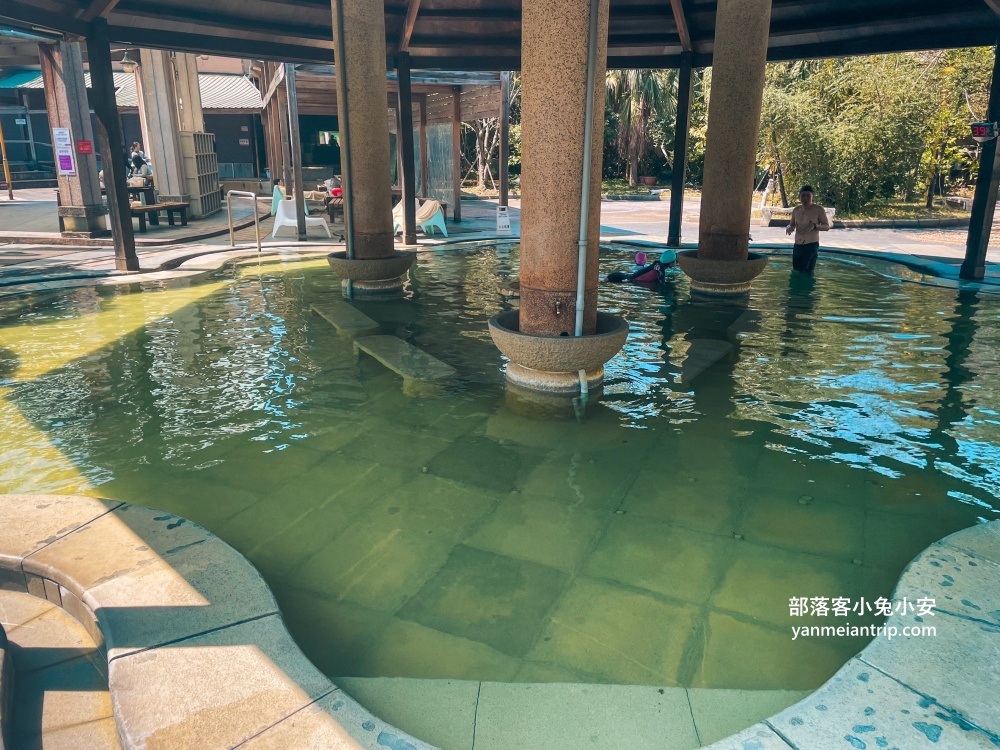 新北萬里【金湧泉溫泉會館】有許多風情的溫泉湯池與山泉戲水池