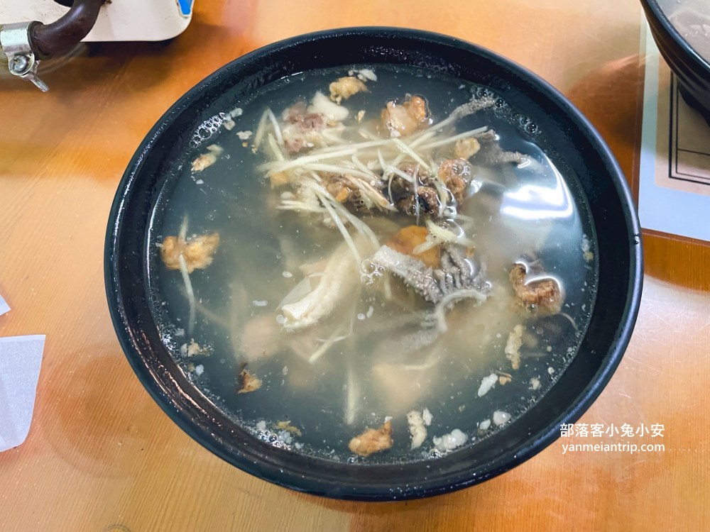 嘉義【新港福玉牛肉湯】超高CP值牛雜湯，白飯淋上滷汁一定要吃！
