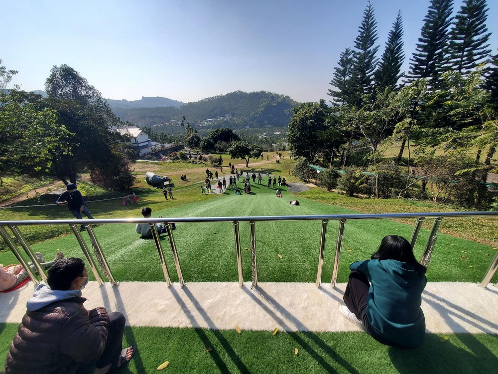 嘉義獨角仙農場，餵牛喝奶奶、草地放風、甜甜糖果屋，放假踏青好去處