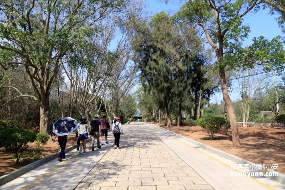 金門景點》古寧頭戰史館，神秘碉堡展館，戰車看到飽，穿越時空回到戰時畫面