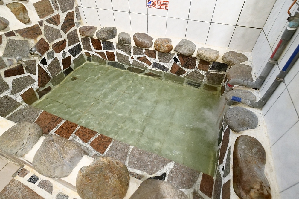 宜蘭礁溪【有愛浴池】家庭溫泉湯屋平均每人75元好便宜