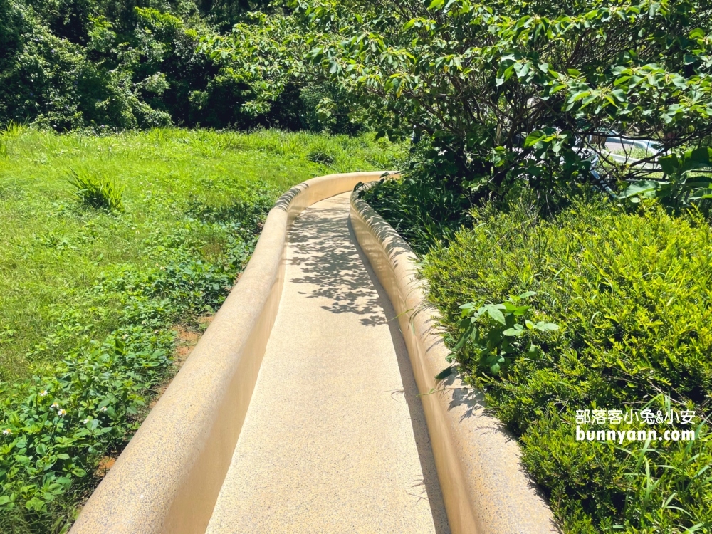 新竹青青草原(櫻花大道)磨石子溜滑梯，園區地圖路線推薦