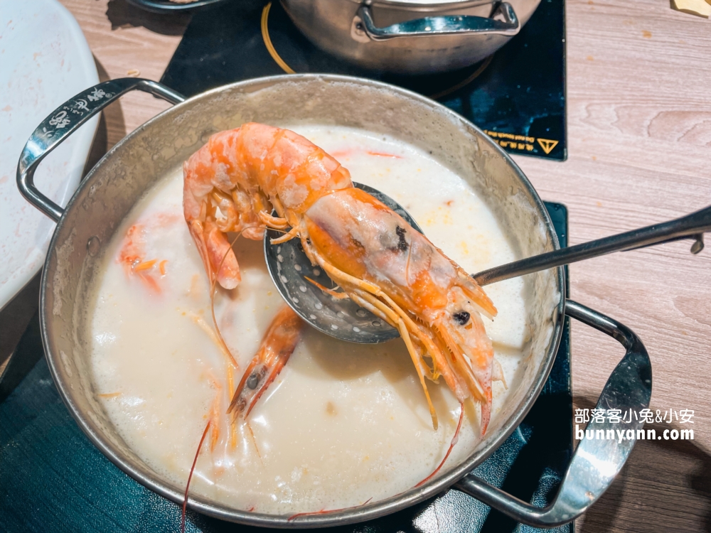 蝦控天堂！火鍋世家雲林斗六尊爵店，超澎湃痛風蝦，豪華海陸套餐爽爽吃！