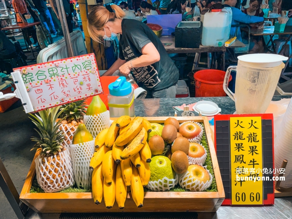 2024【武聖夜市】推薦十家夜市必吃美食，就跟著人群一起排隊買就對了。