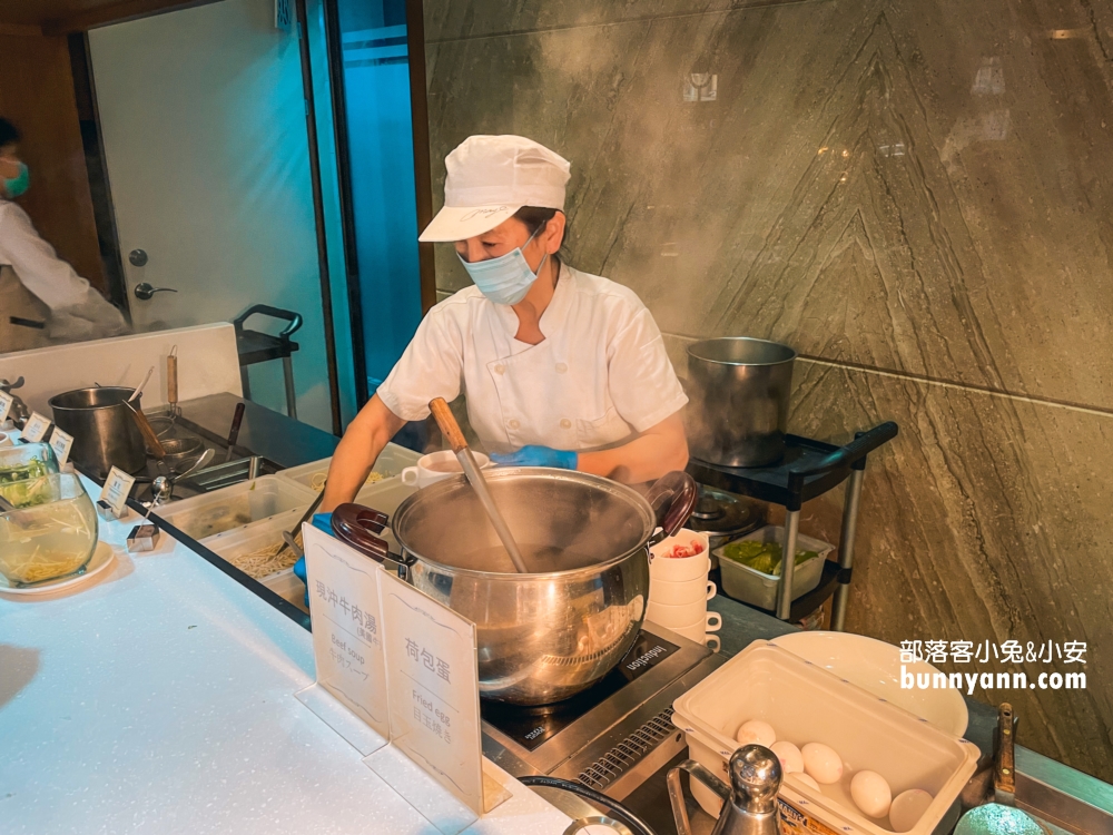 【台南富信大飯店】入住就請喝星巴克，房型環境與早餐介紹!!