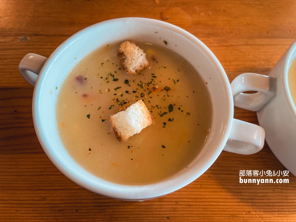 桃園【森鄰水岸景觀咖啡館】怎麼去我教你，菜單與環境分享