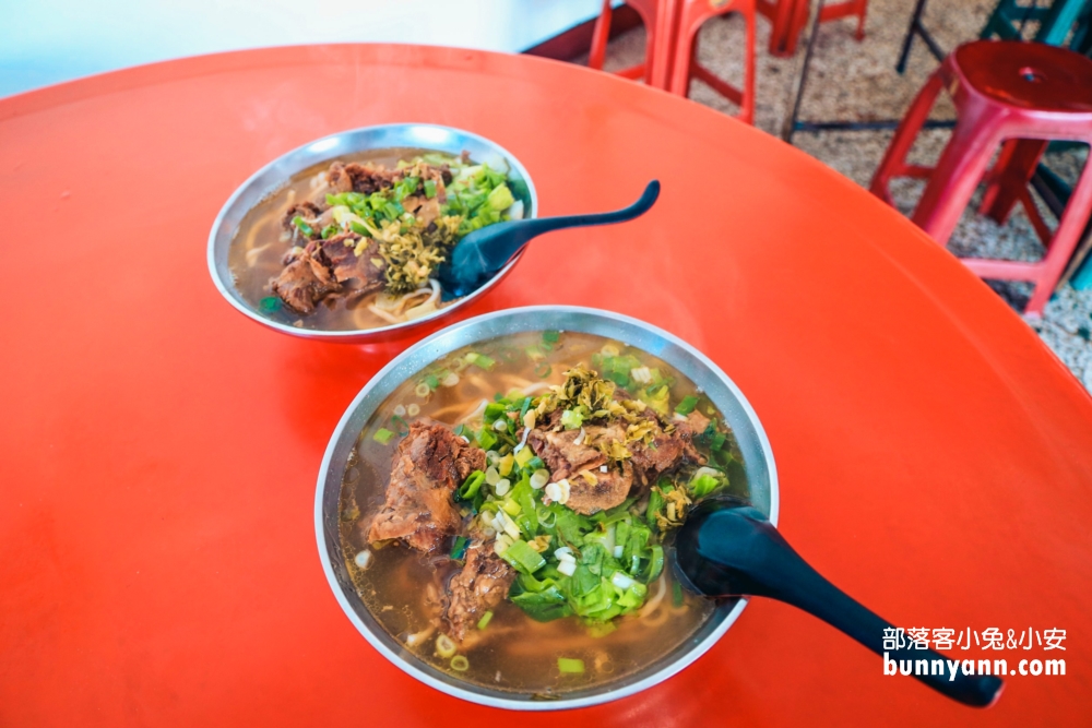 鳳林美食》孫叔叔牛骨牛肉麵，谷歌評價四顆星大塊帶骨牛肉