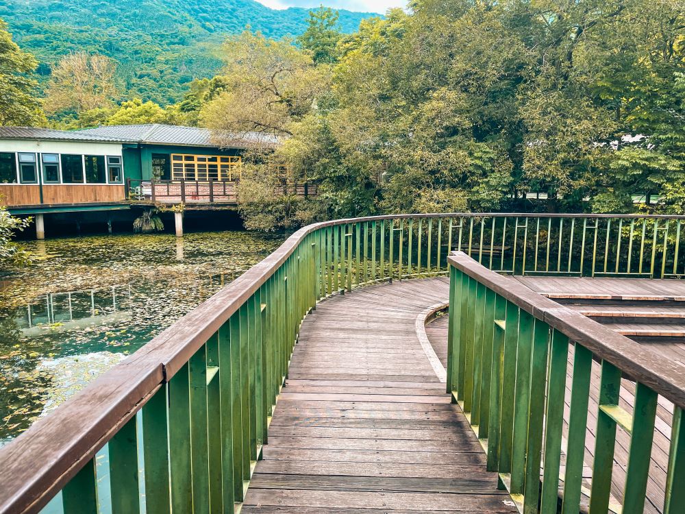 花蓮餐廳》馬太鞍欣綠農園，隱藏在濕地生態園區裡的土雞大餐。