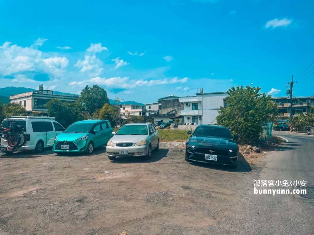 阿蘭城湧泉來泡腳和戲水，有遮陽的冰涼透澈圳溝玩水去