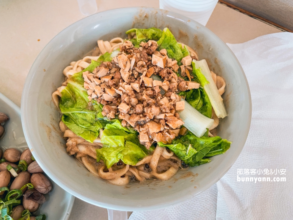 嘉義水上鄉小汪牛肉麵，牛肉入口即化，酸辣湯好好喝