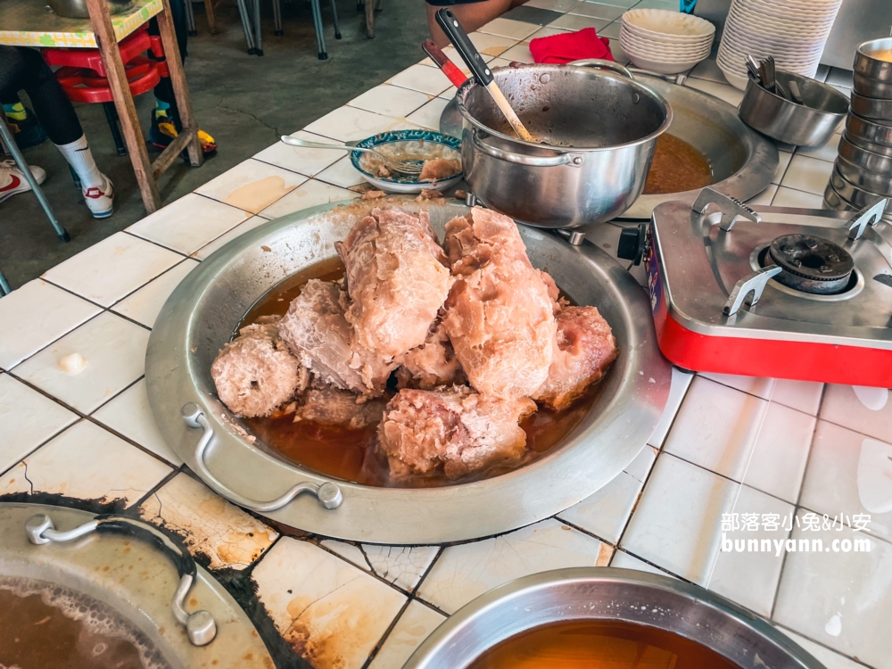 阿倫冰店潮州燒冷冰，芋頭入口即化，芝麻湯圓好吃